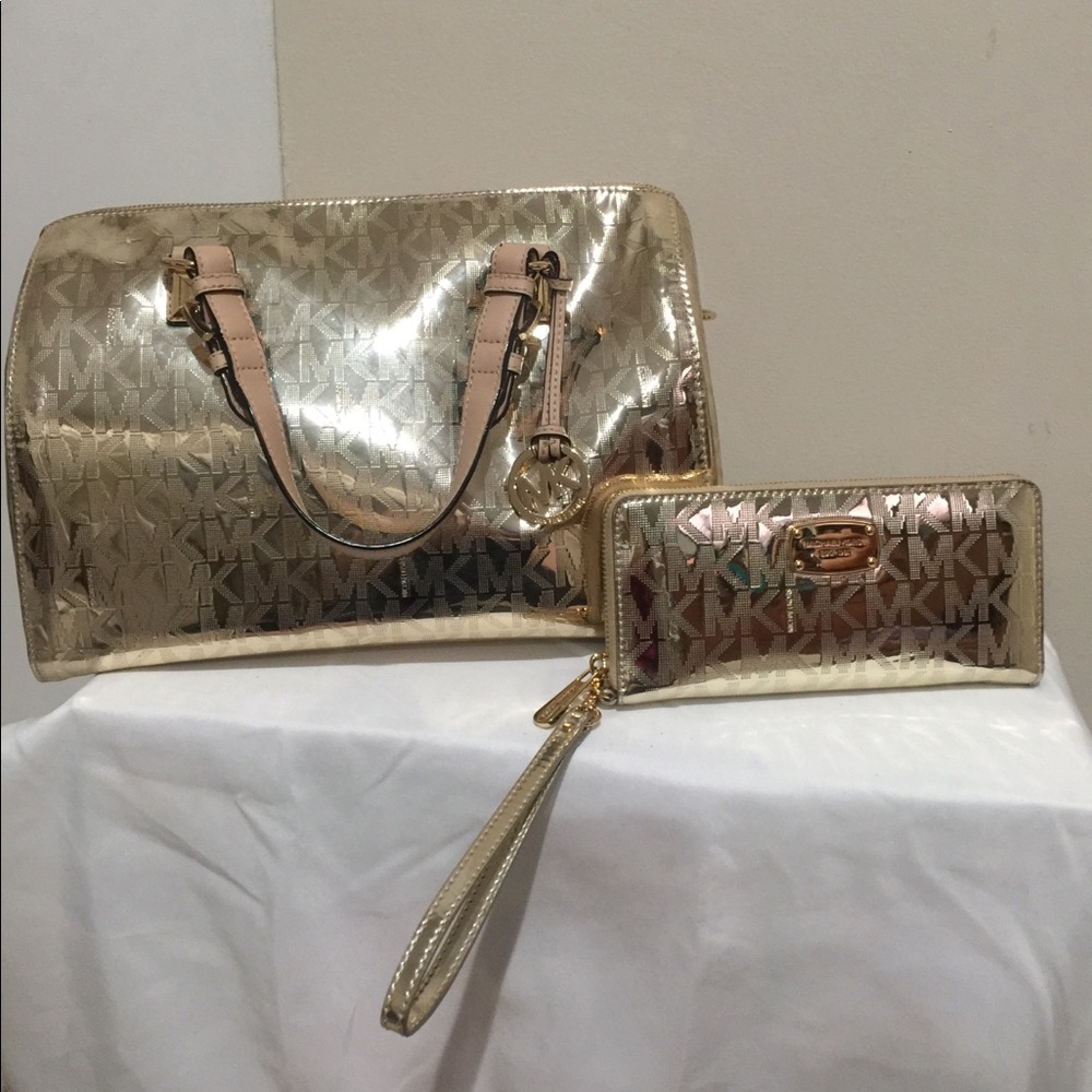 Michael kors color gold set , handbag  with wallet